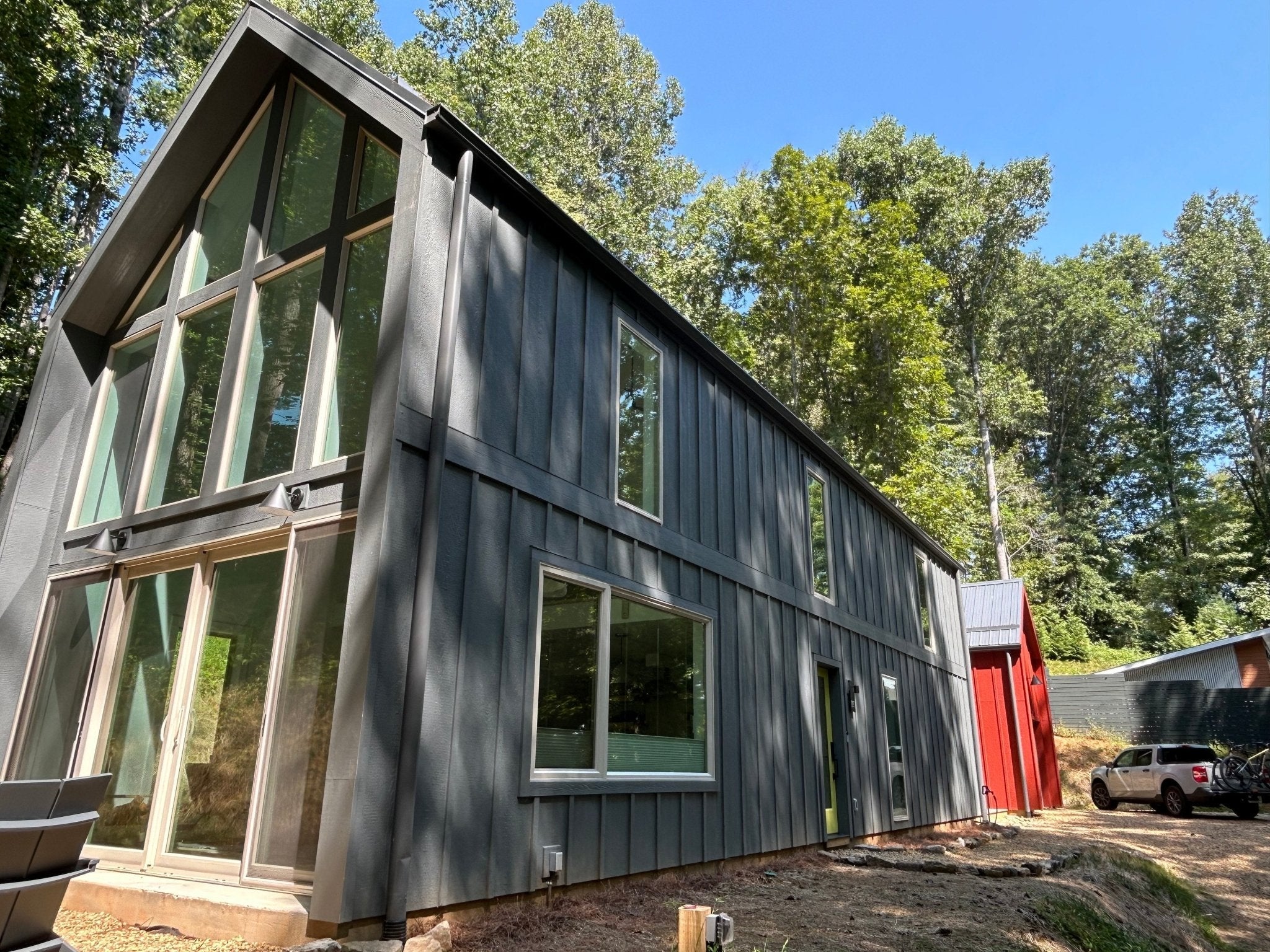 Dogwood: Mary x Chris x Mike - Den