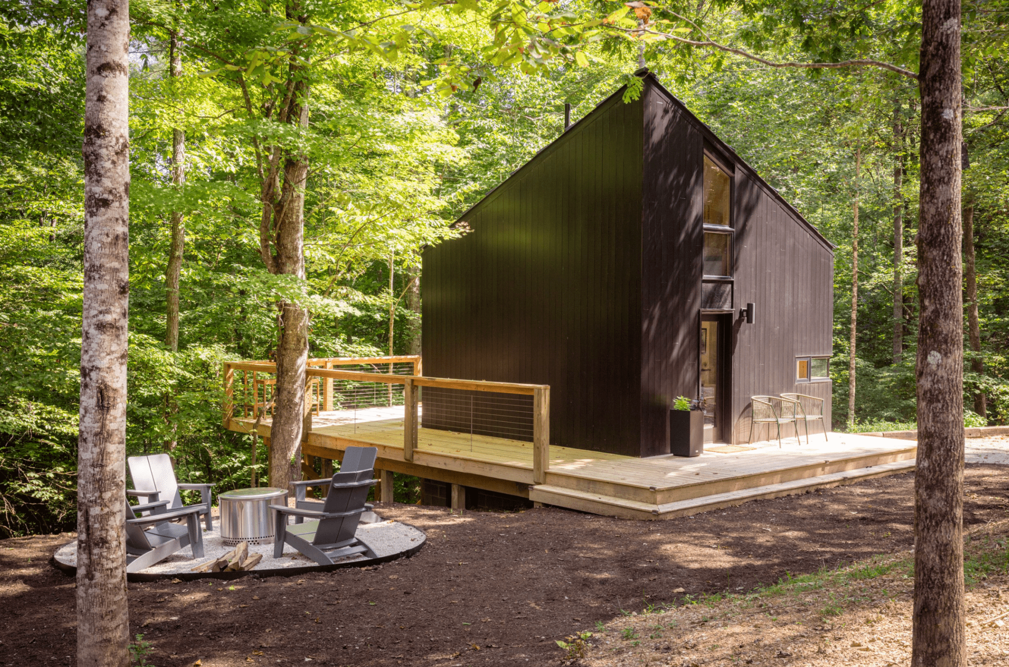 Everly Lodging: Sonia x Jeff x Mike - Den